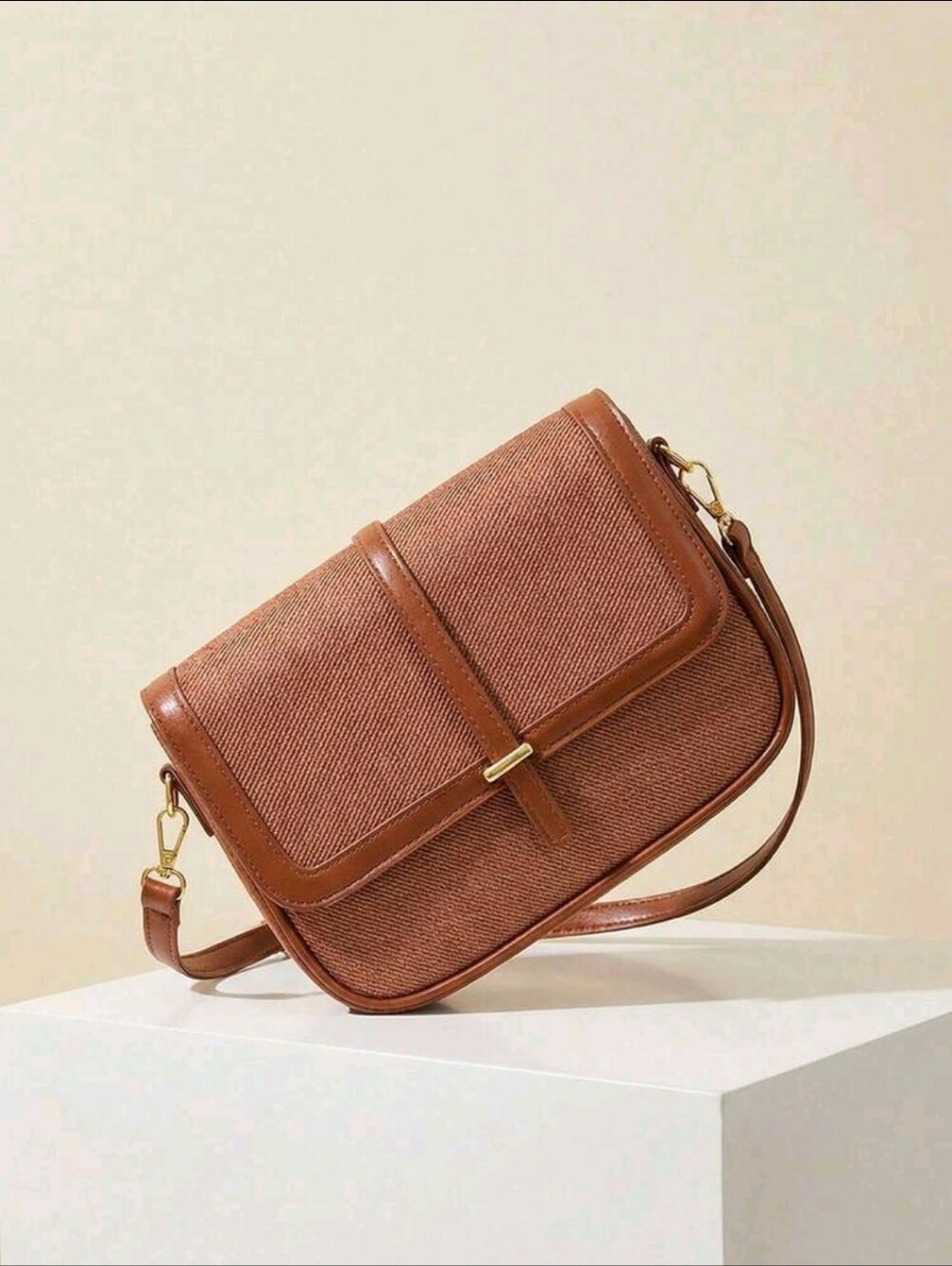 BRAND NEW ** Classic Crossbody Saddle Bag in Brown